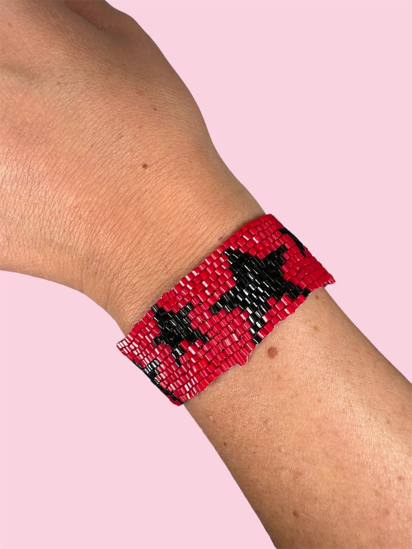 RED AND BLACK STAR ADULT BRACELET